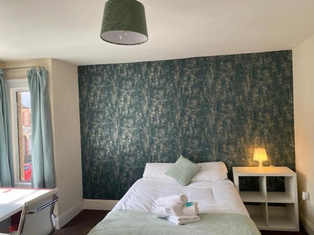 Berks Luxury Serviced Apartments,5 Bedrooms, 5 Double Beds, 2 Bathrooms, Free Super Fast Wifi & Parking Earley Ngoại thất bức ảnh