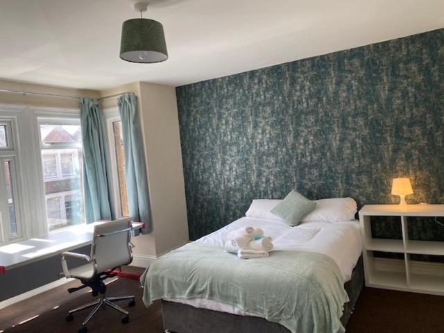 Berks Luxury Serviced Apartments,5 Bedrooms, 5 Double Beds, 2 Bathrooms, Free Super Fast Wifi & Parking Earley Ngoại thất bức ảnh